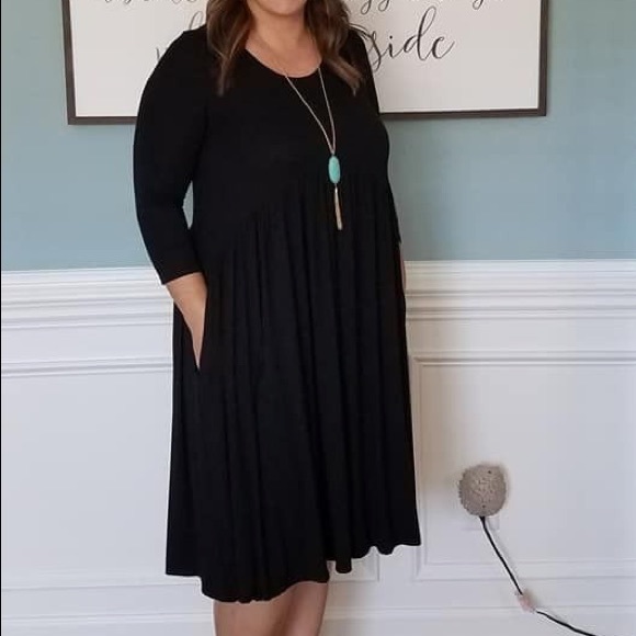 Black empire dress - Picture 4 of 5